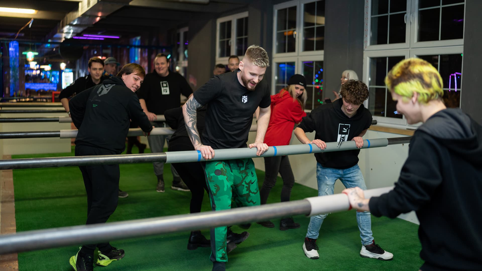 Lidský stolní fotbal